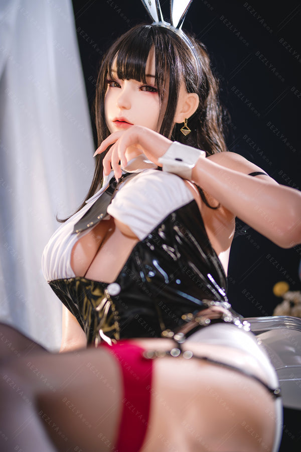 AITIA Bar Bunny 162CM/5'3